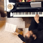 Misteri pas pjesës muzikore 16-orëshe që fut pianistët në ekstazë…ose i shtyn të qajnë